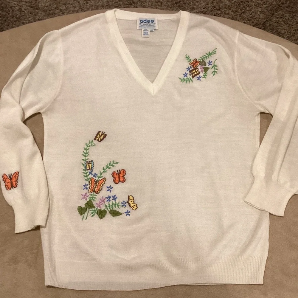 Vintage Ades of California Sweater White V-Neck, Embroidered Flowers/Butterflies